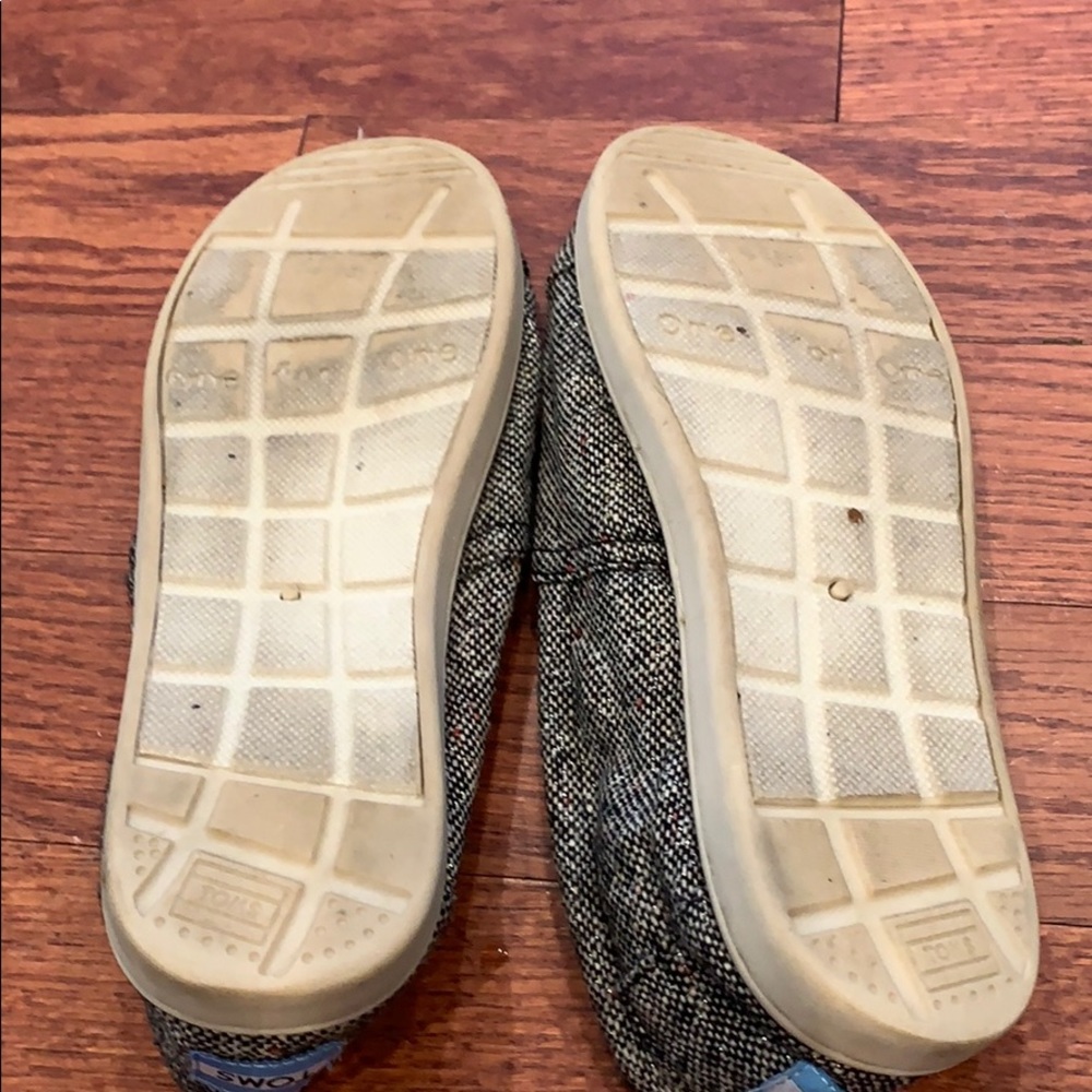 Toms - Picture 3 of 3